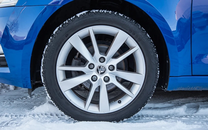 Skoda Octavia cena 64900 przebieg: 142000, rok produkcji 2018 z Susz małe 562